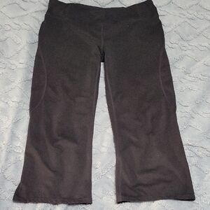 Large Athleta "Work It Out" Black Capri